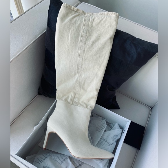 Mata Brand New in Box Cool Denim Boots Off White/Cream Color size 8 - Picture 9 of 10